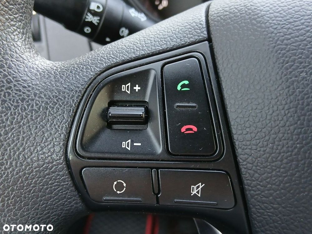 Kia Rio 1.2 L - 26