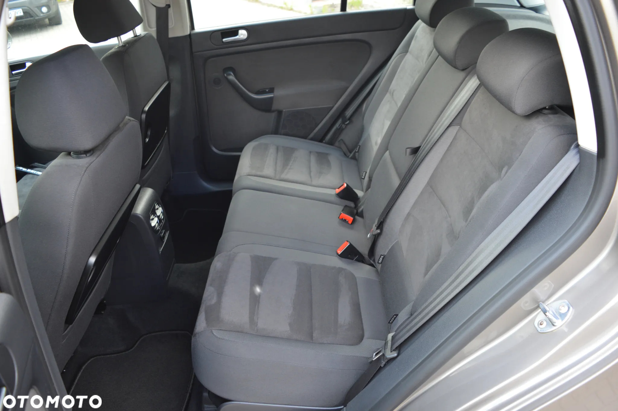 Volkswagen Golf Plus 1.6 TDI BlueMot Comfortline - 14