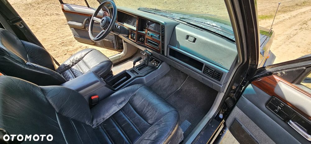 Jeep Cherokee - 13