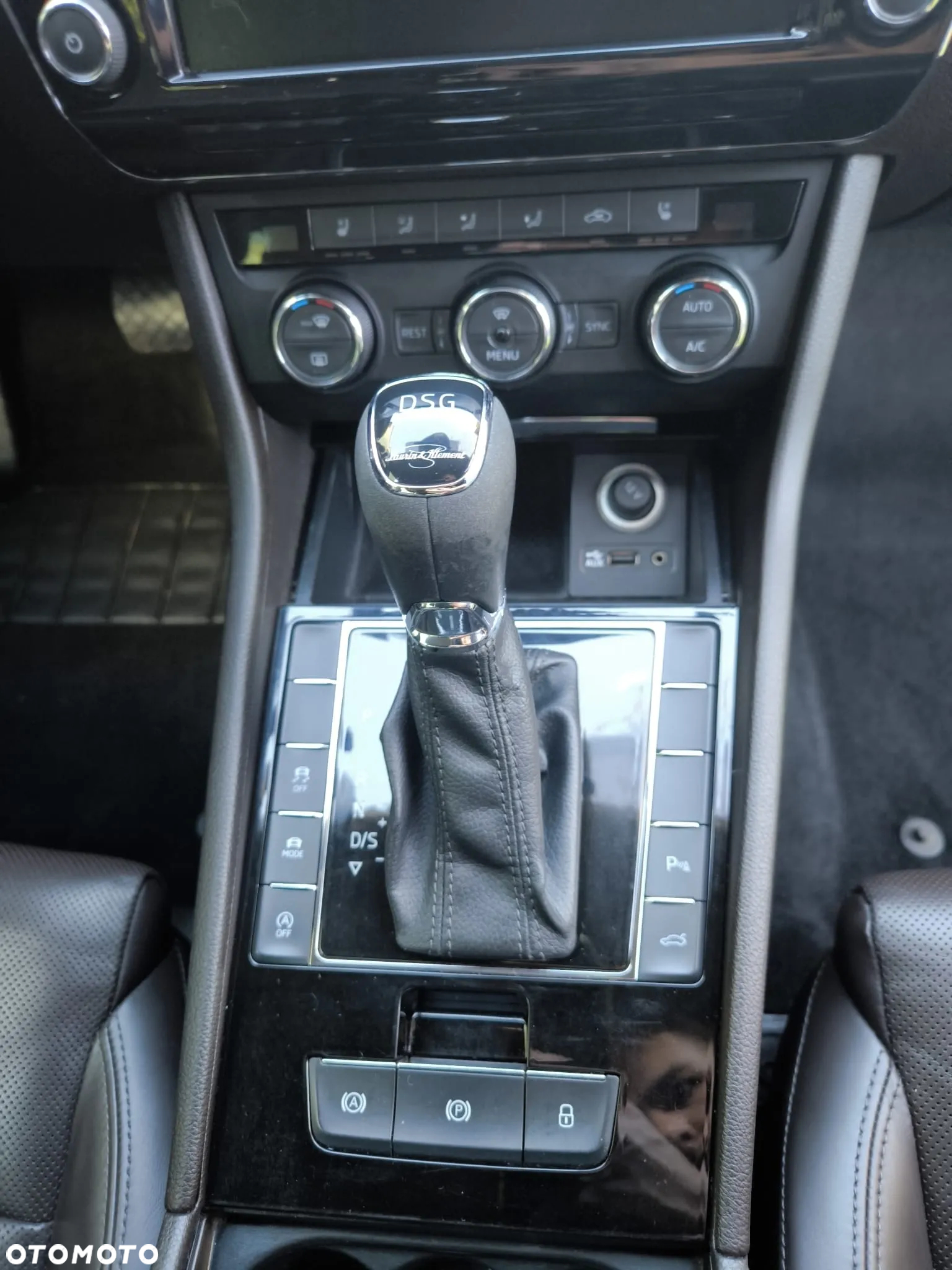 Skoda Superb 2.0 TDI 4x4 L&K DSG - 15