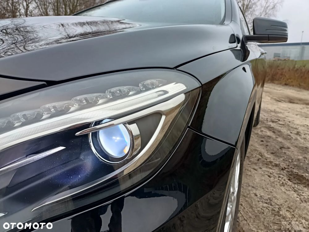 Mercedes-Benz GLA 180 (CDI) d 7G-DCT Urban - 13