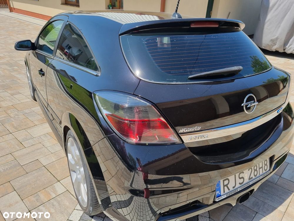 Opel Astra 2.0 T OPC - 4