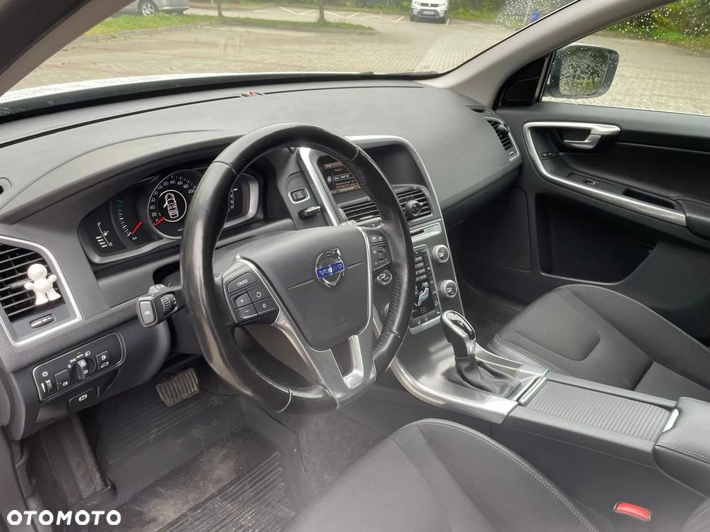 Volvo XC 60 D4 AWD Momentum - 7