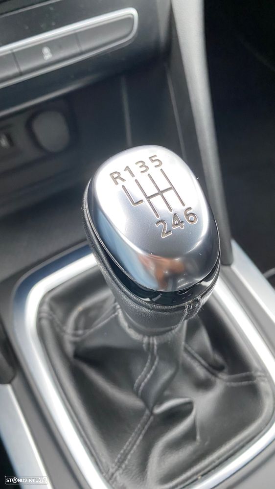 Renault Mégane Sport Tourer 1.5 dCi Intens - 45