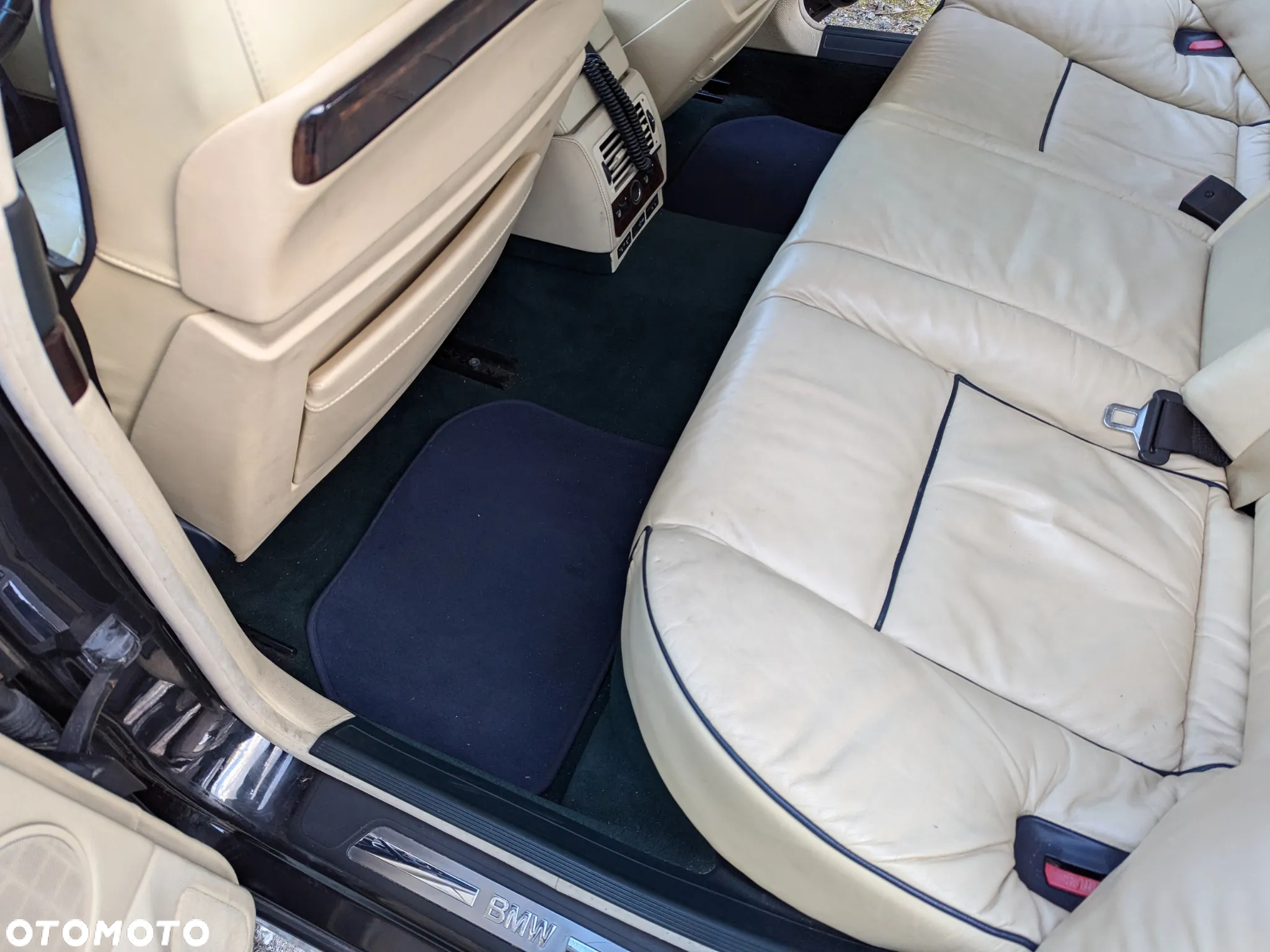 BMW Seria 7 750i - 7