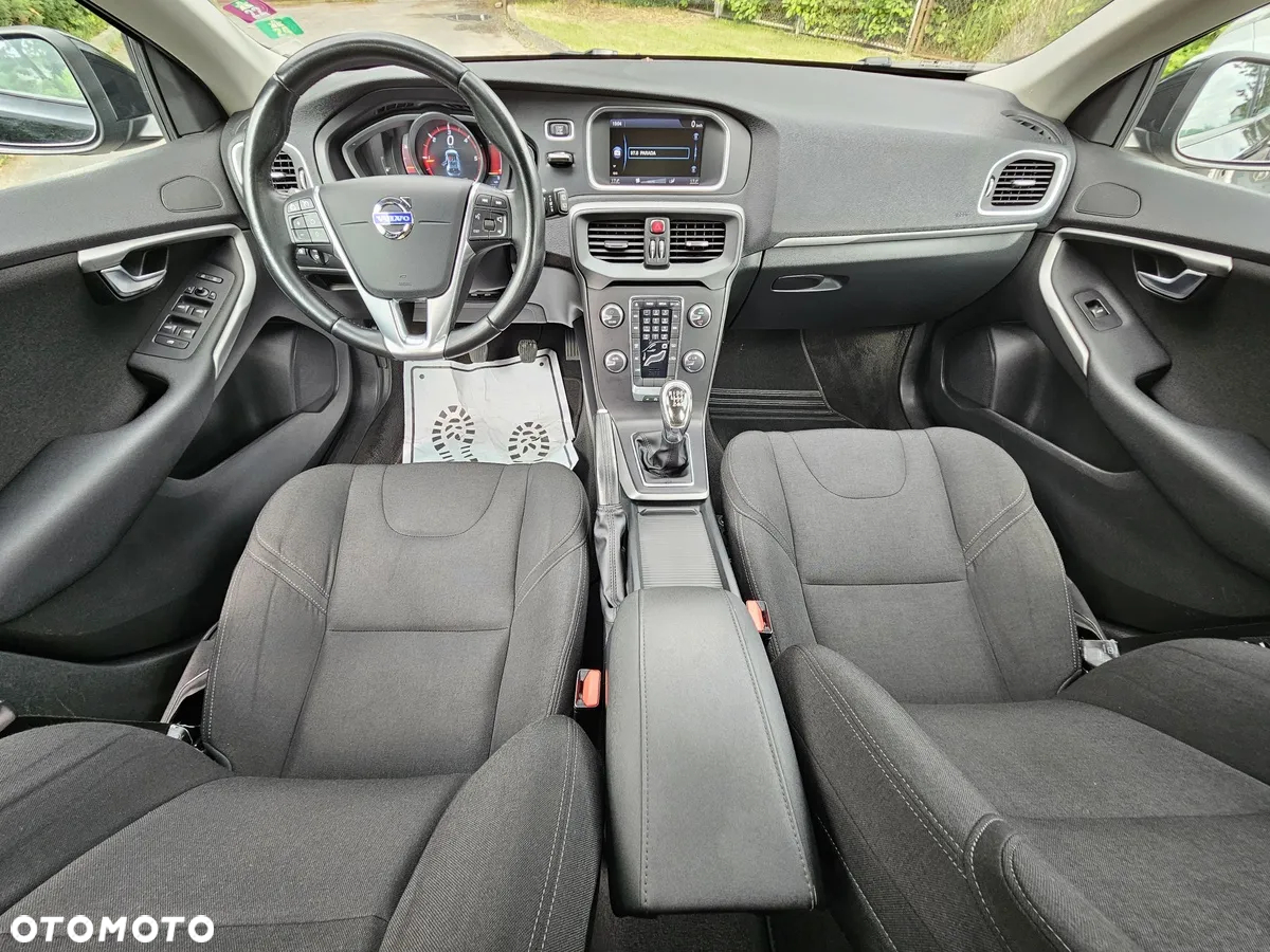 Volvo V40 D2 Momentum - 7