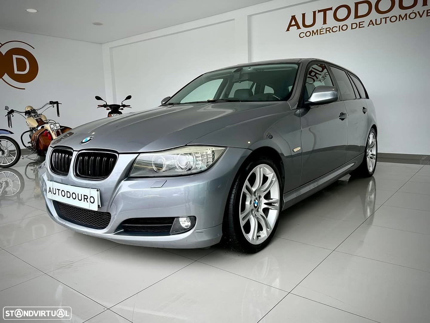 BMW 318 d Touring Navigation Sport - 4