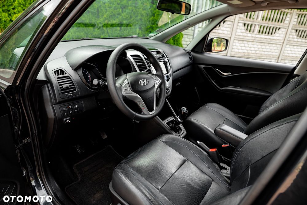 Hyundai ix20 1.4 Premium blue - 16