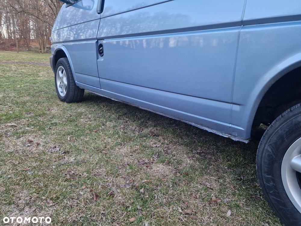 Volkswagen Caravelle - 13