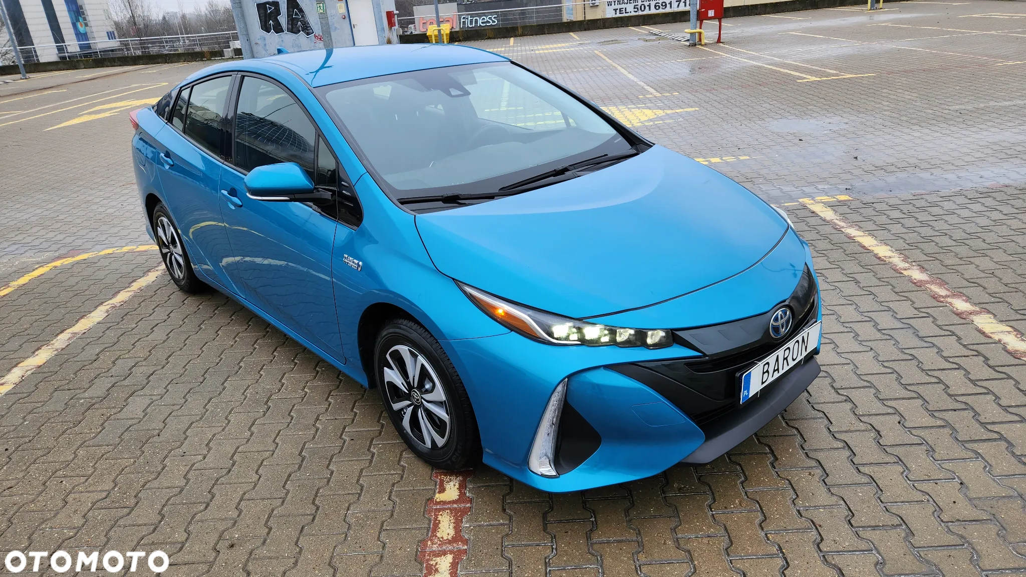 Toyota Prius Plug-in Hybrid - 4