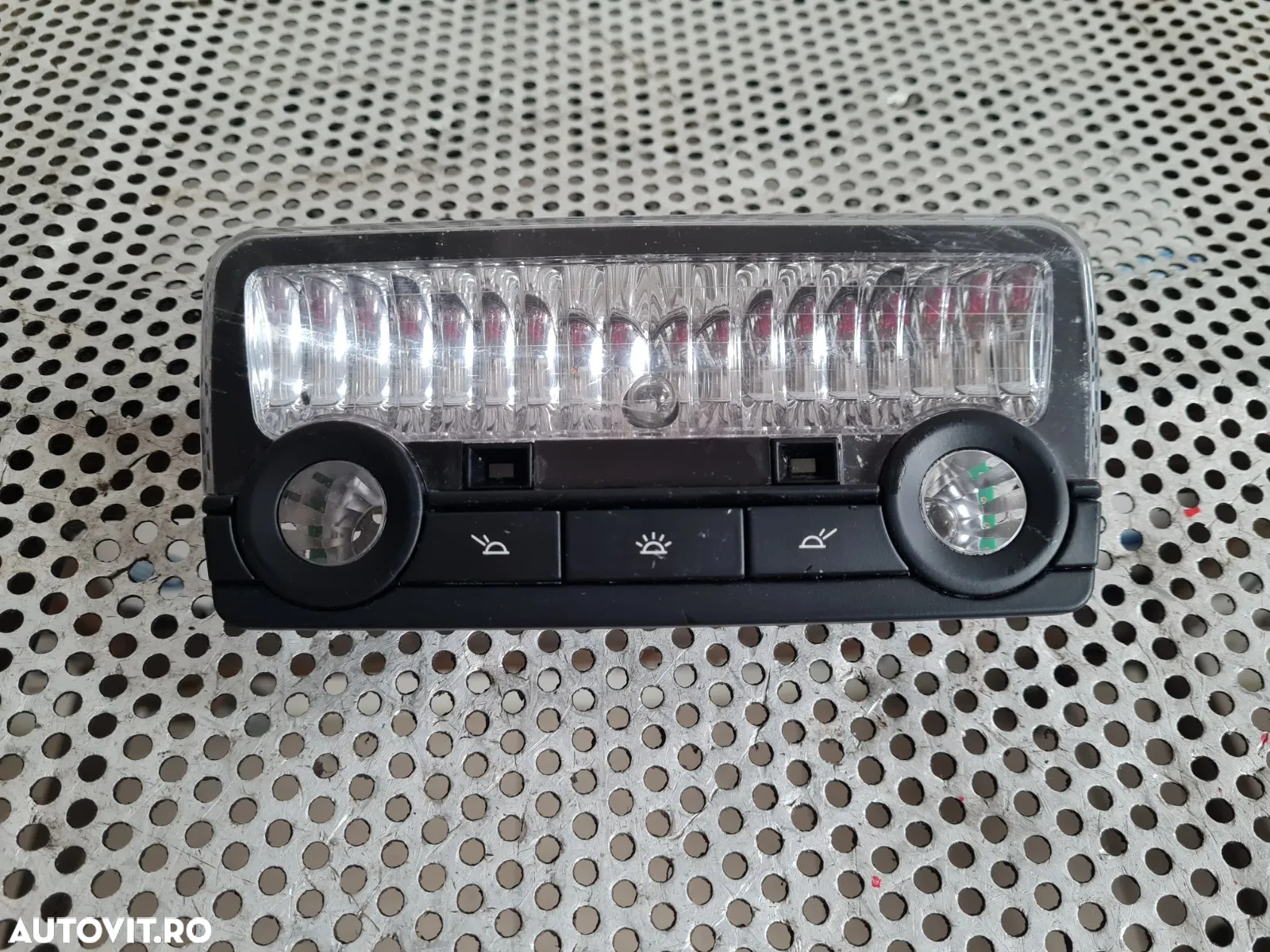 Plafoniera Spate Bmw F10 F11 F7 Cod  - Dezmembrez Bmw F10 - Dezmembrari Arad - 2