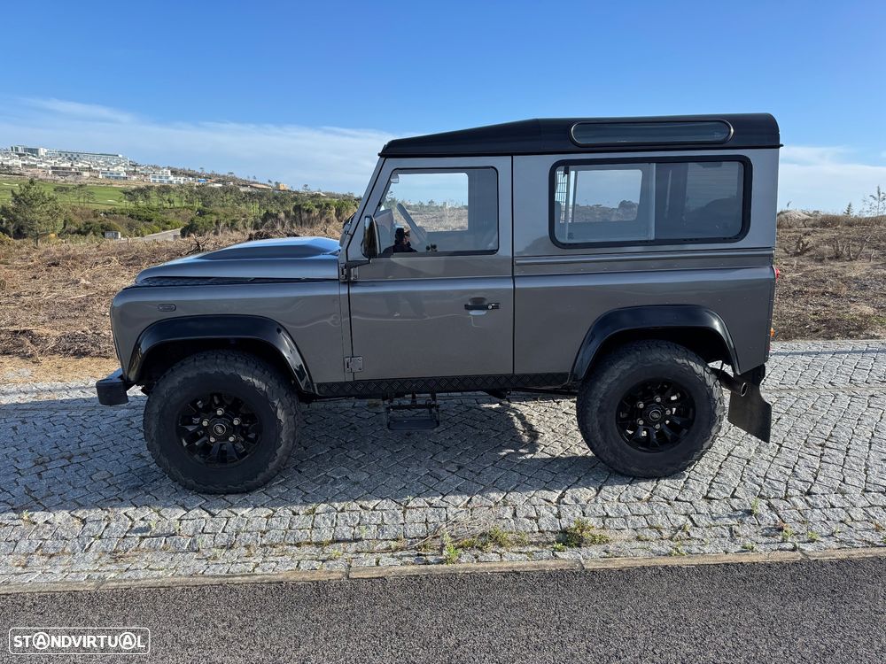 Land Rover Defender 90 Hard Top SE - 2