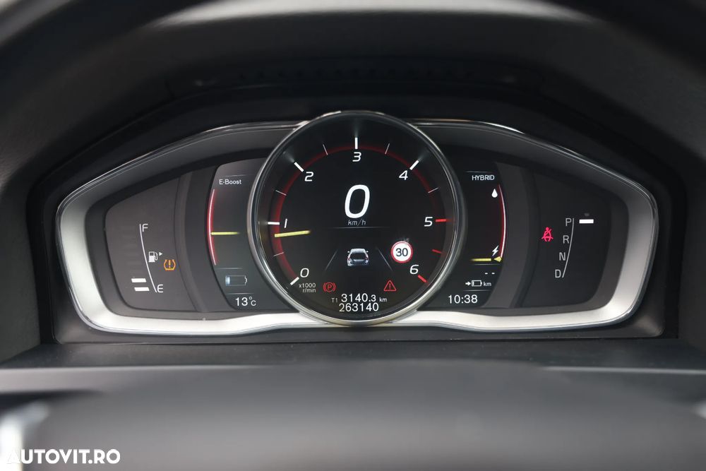 Volvo V60 D6 Plug-In-Hybrid AWD Geartronic Momentum - 24