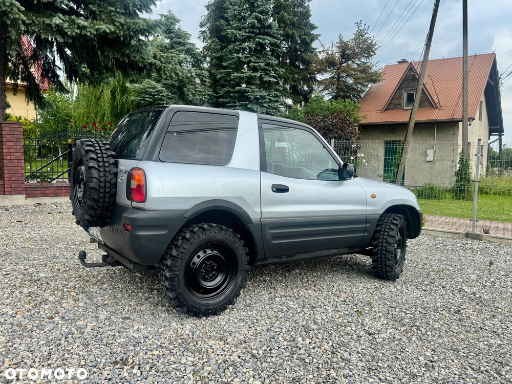 Toyota RAV4 2.0 - 9