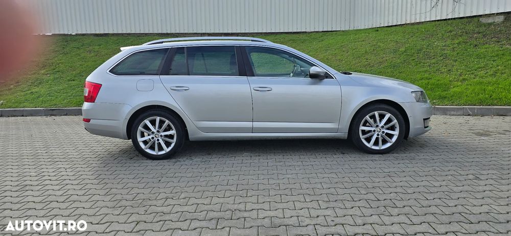 Skoda Octavia Combi Diesel 2.0 TDI Style - 4