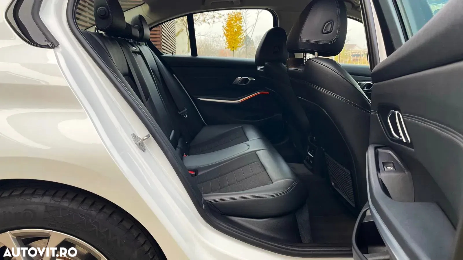 BMW Seria 3 320d Aut. Sport Line - 23