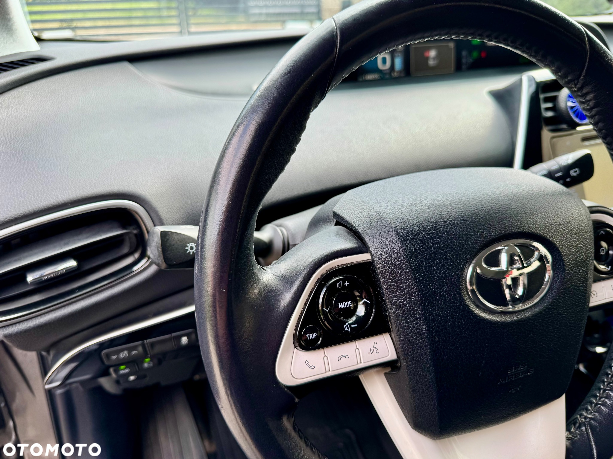Toyota Prius 1.8 Hybrid Executive - 26