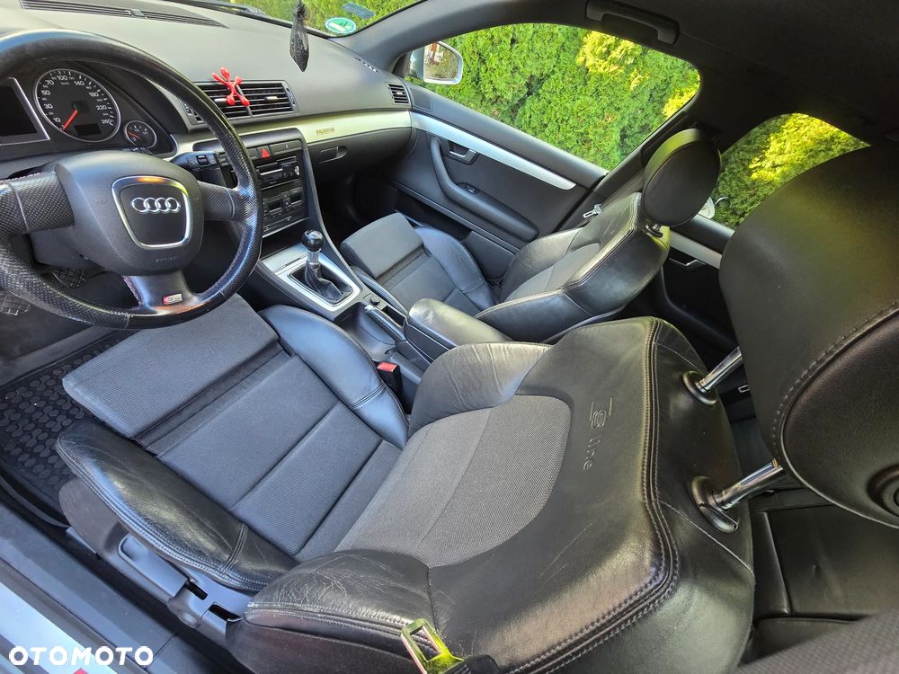 Audi A4 Avant - 16