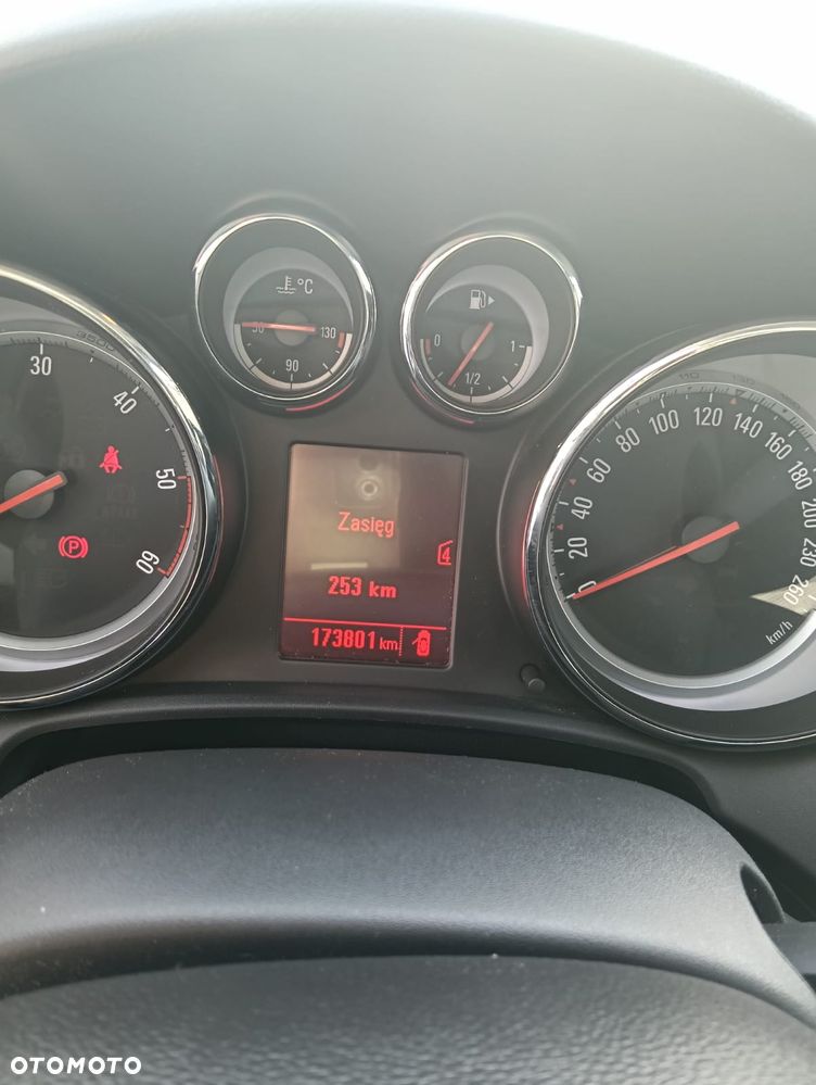 Opel Astra 1.7 CDTI DPF Cosmo - 3