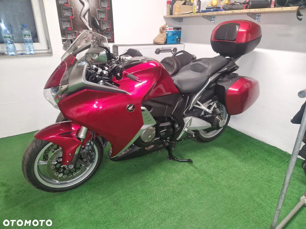 Honda VFR - 4