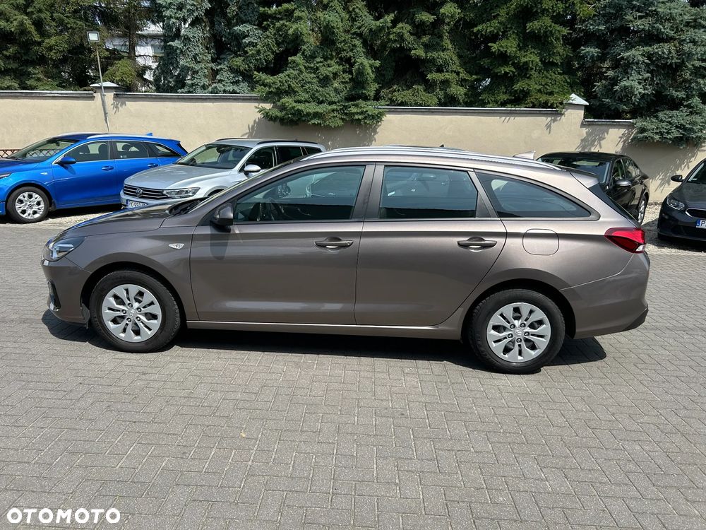 Hyundai i30 1.5 DPI Classic + - 20