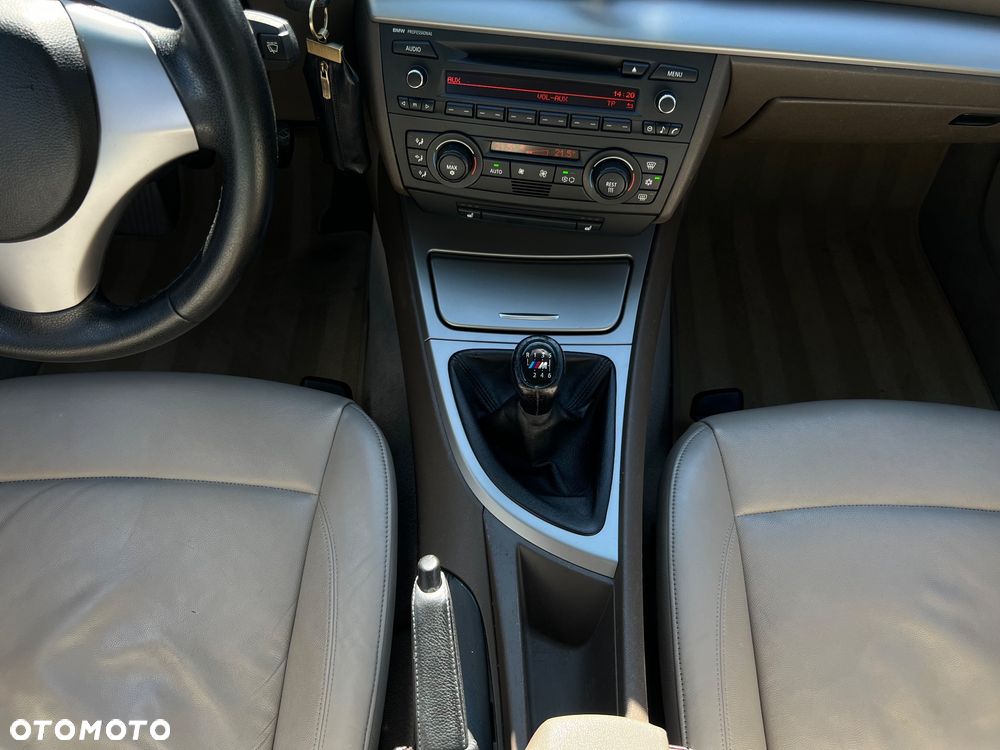 BMW Seria 1 120i - 20