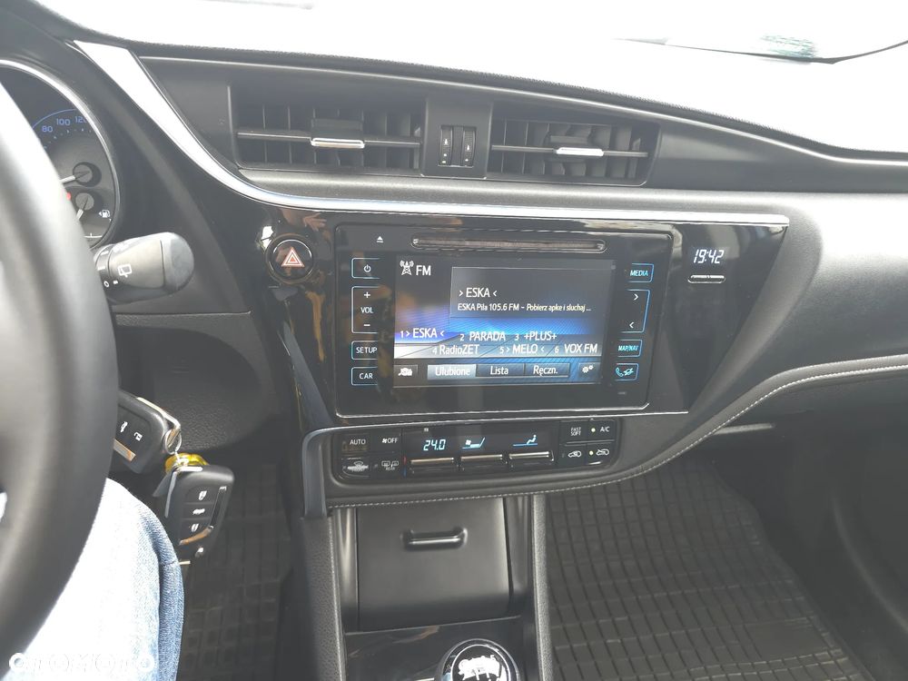Toyota Auris 1.6 Premium - 25