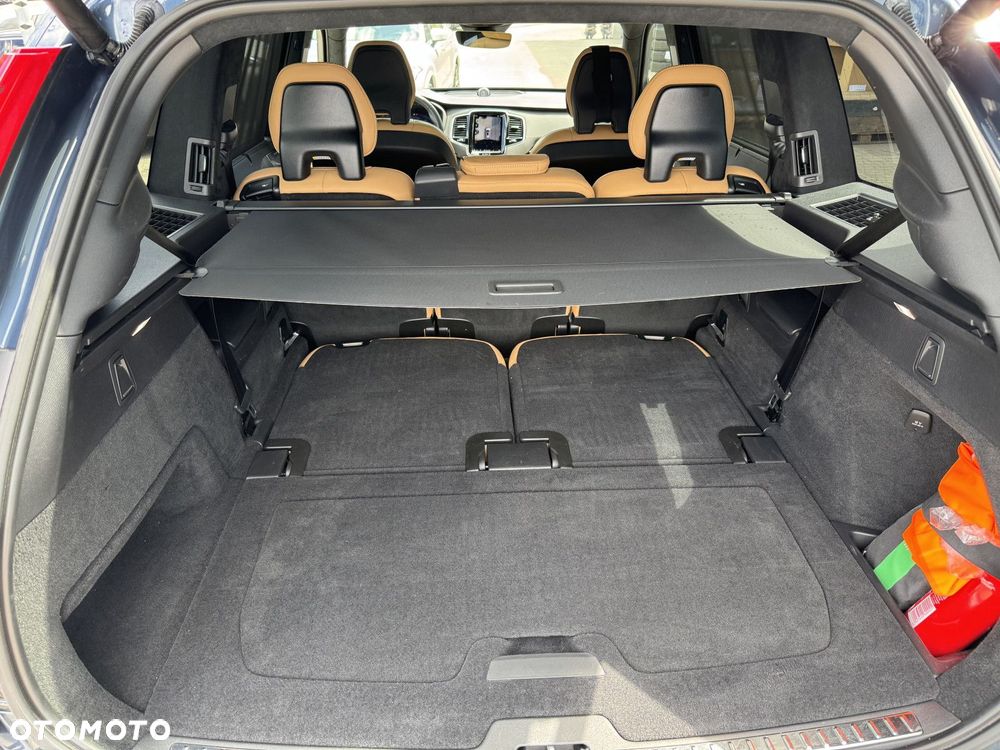 Volvo XC 90 - 7