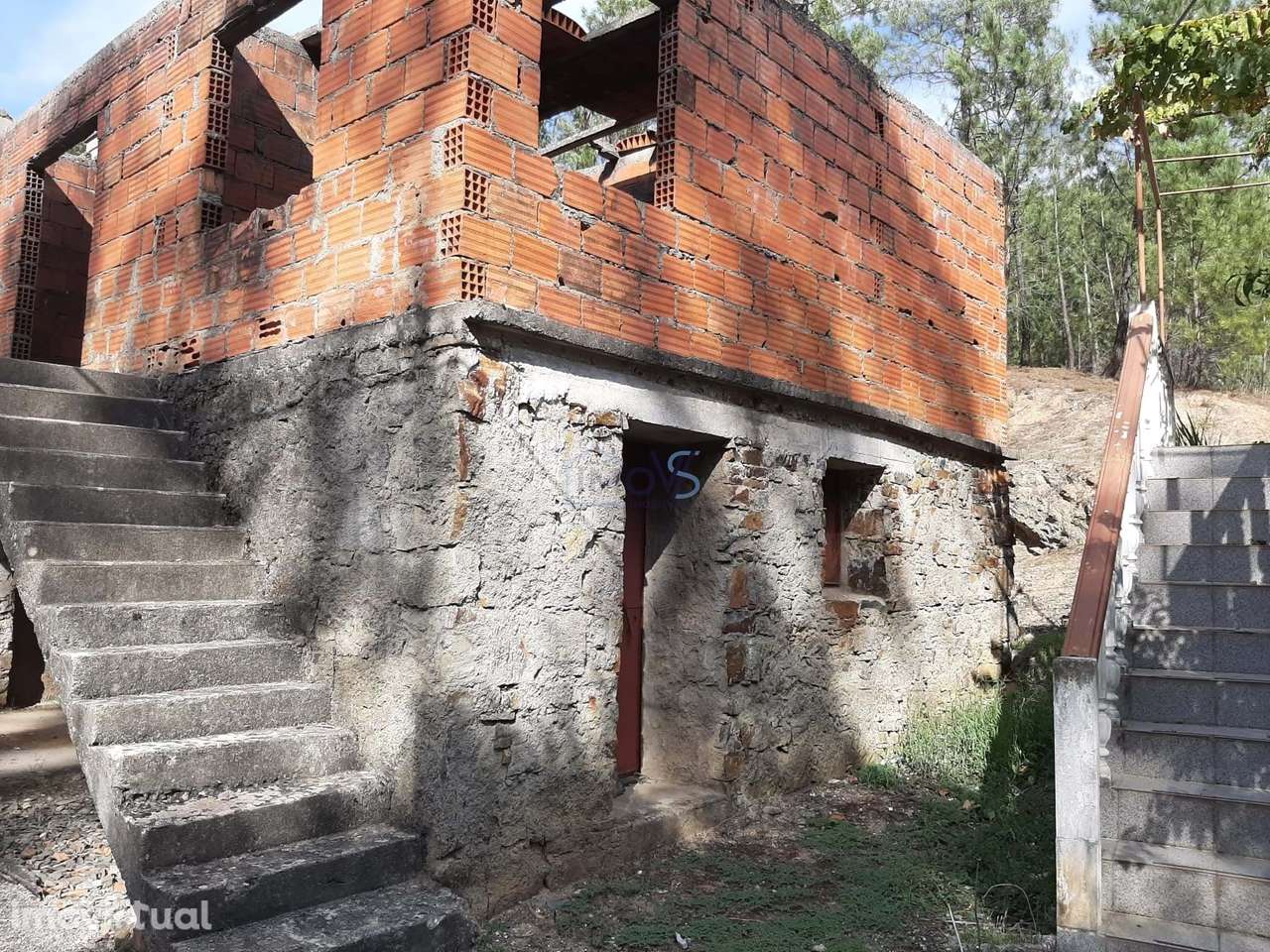 Moradia para Reconstrução na Portela da Oliveira – Cernache do Bonjard - Grande imagem: 2/26