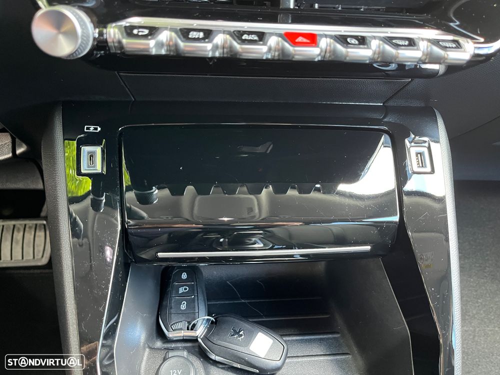Peugeot 2008 PureTech 130 EAT8 Allure Pack - 17
