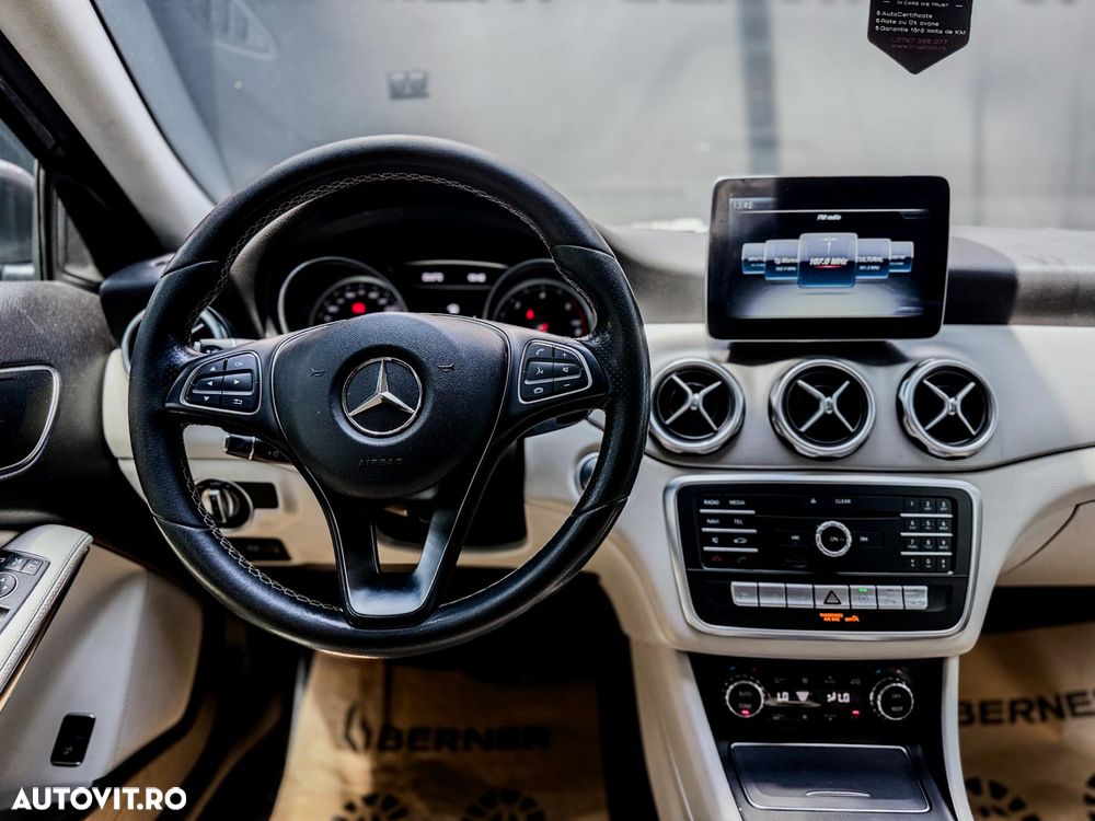 Mercedes-Benz GLA 200 d 4MATIC 7G-DCT Urban - 18