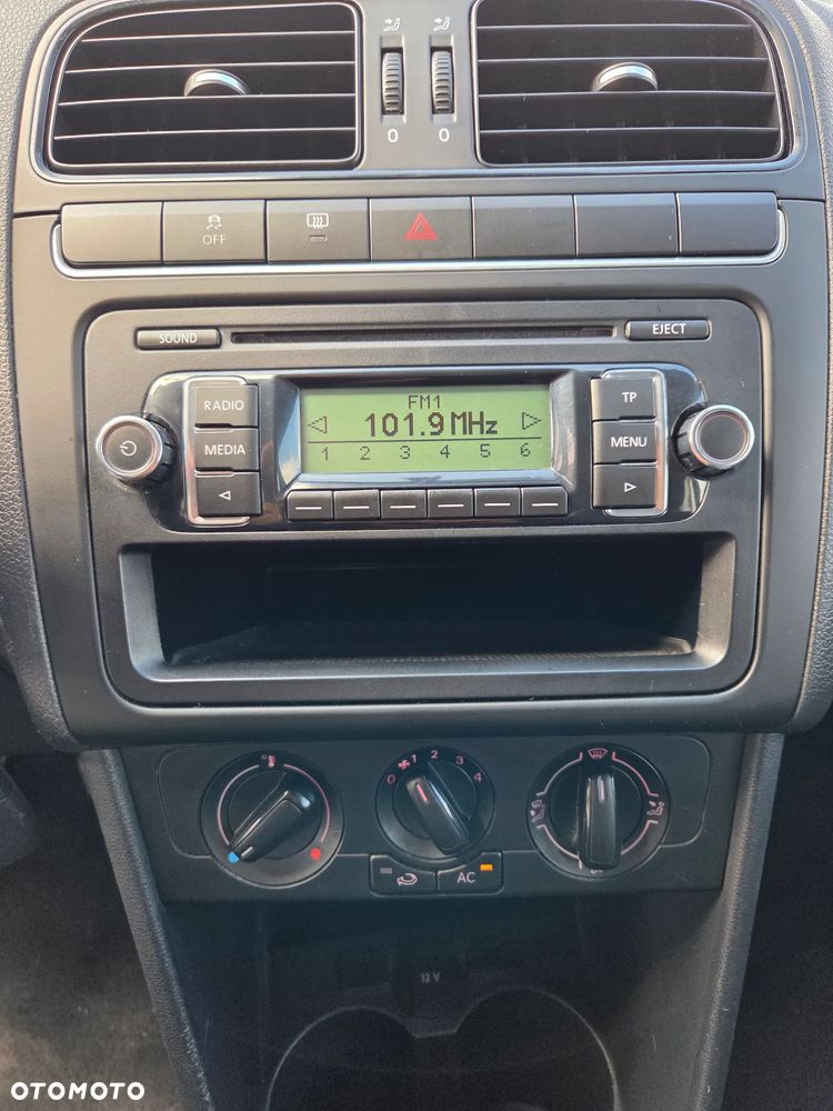 Volkswagen Polo 1.4 16V Comfortline - 33