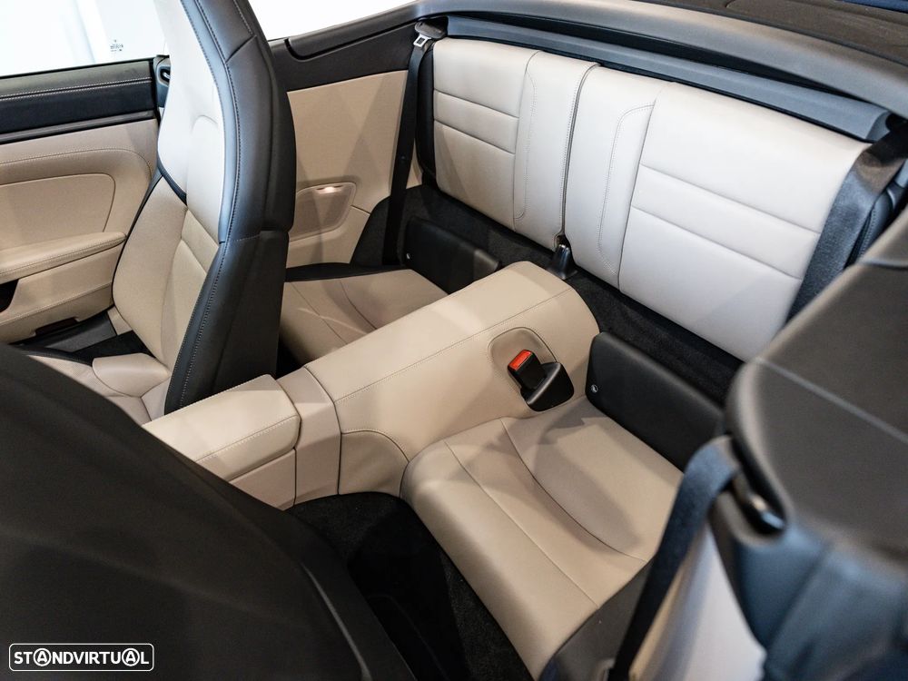 Porsche 911 (992) Carrera PDK - 37