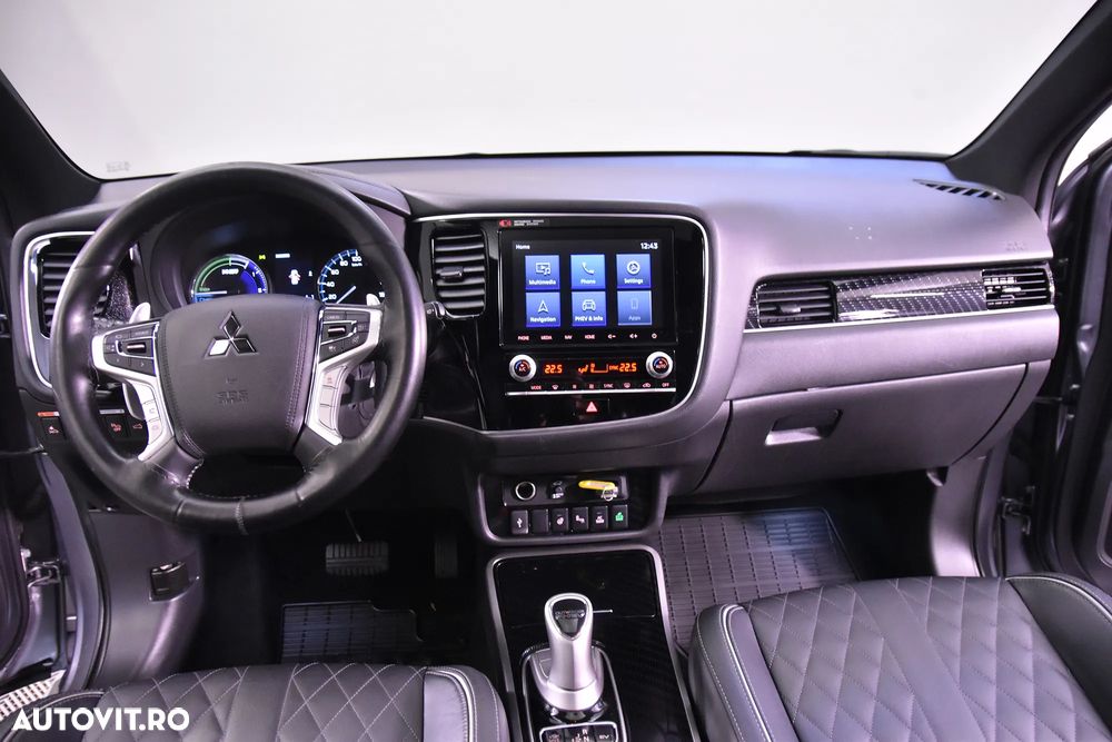 Mitsubishi Outlander - 9