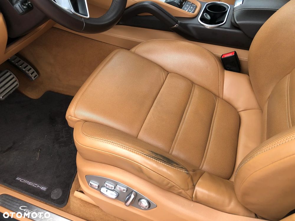 Porsche Cayenne - 15