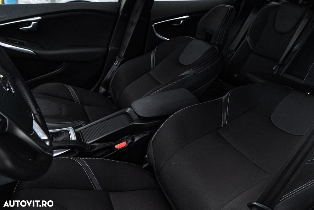 Volvo V40 D3 Geartronic Momentum - 14