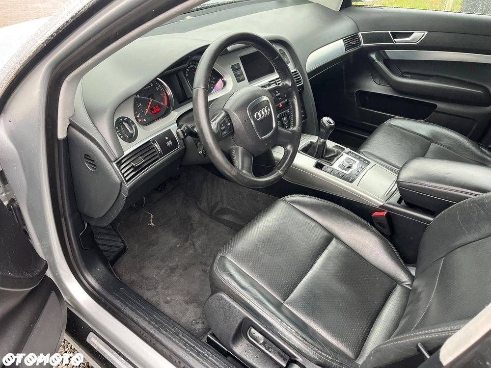 Audi A6 Limousine 2.4 - 8