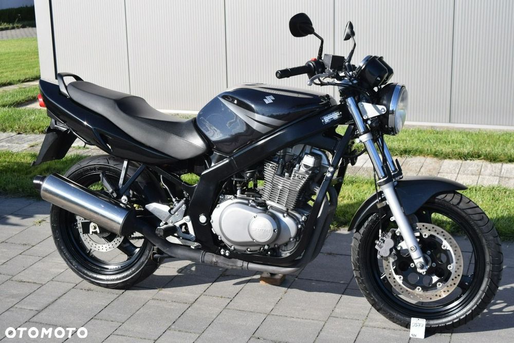 Suzuki GS