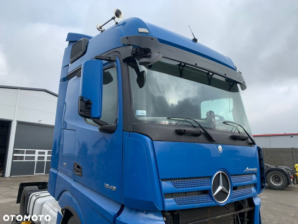 Kabina Mercedes-Benz Actros MP4 BigSpace L - 2