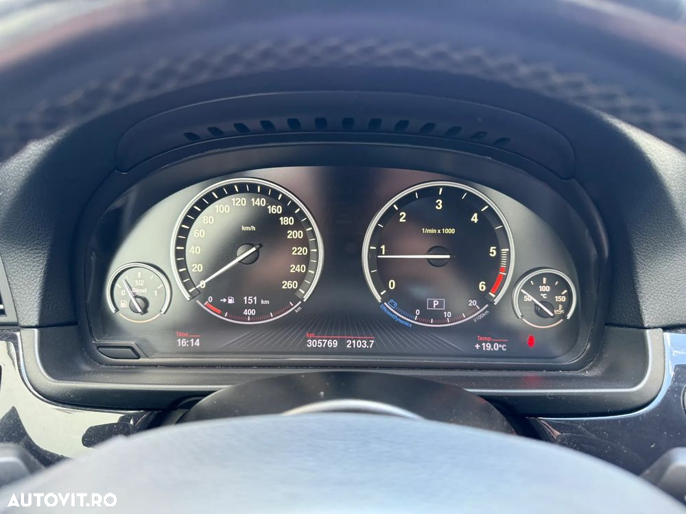 BMW Seria 5 520d xDrive - 17