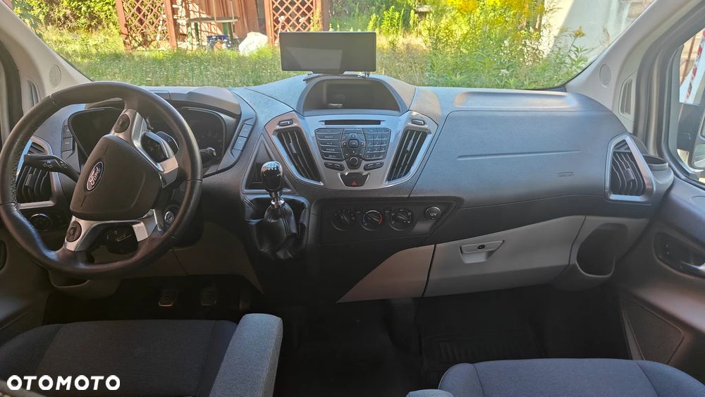 Ford Tourneo Custom - 17