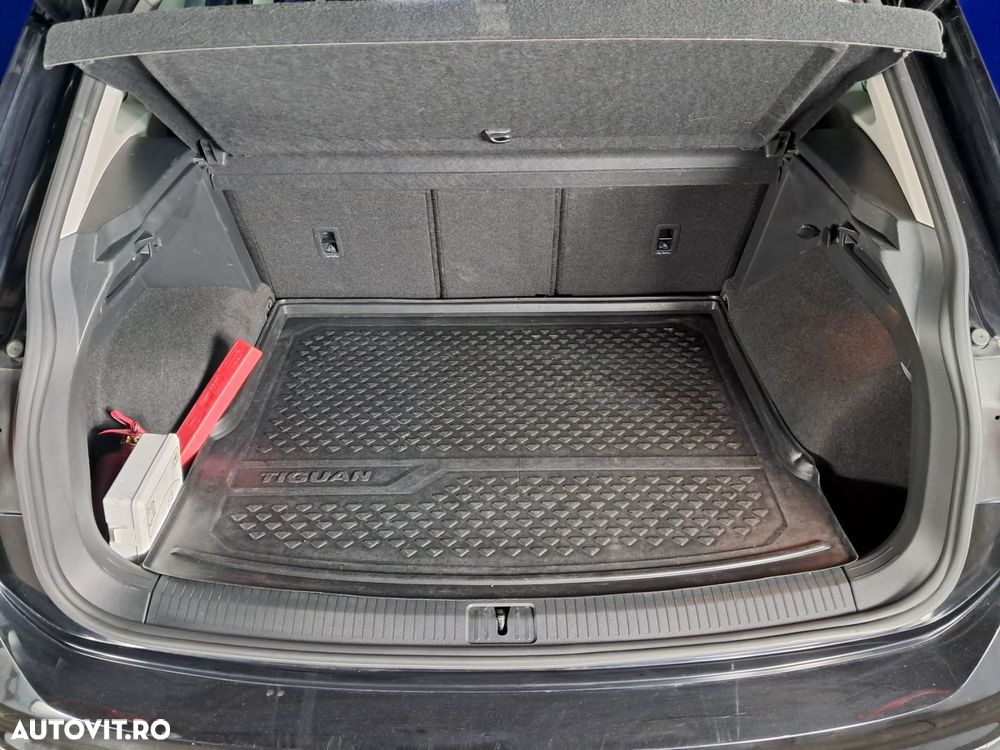 Volkswagen Tiguan - 27