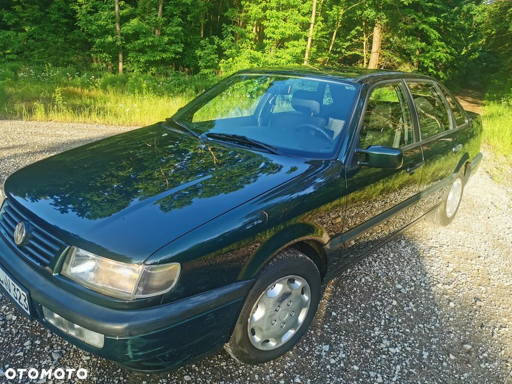 Volkswagen Passat 1.8 GL - 12