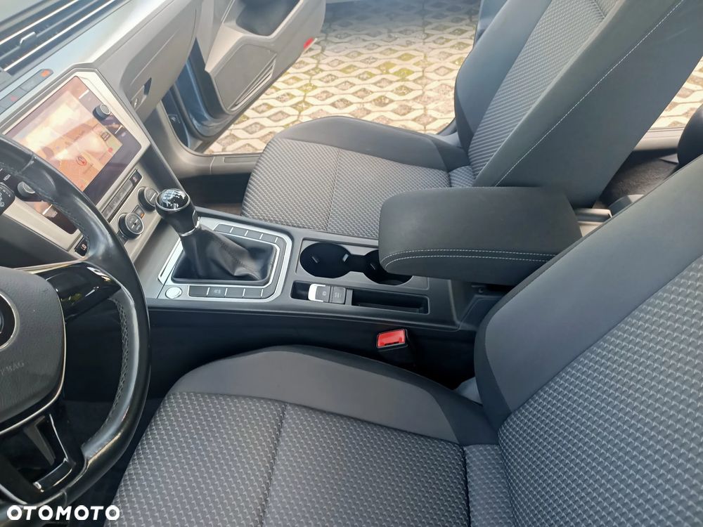 Volkswagen Passat 1.4 TSI BMT Trendline - 12