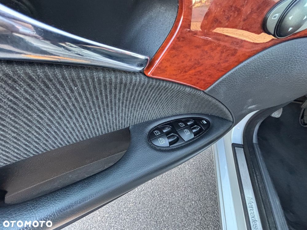 Mercedes-Benz Klasa E 220 T CDI Automatik Classic DPF - 15