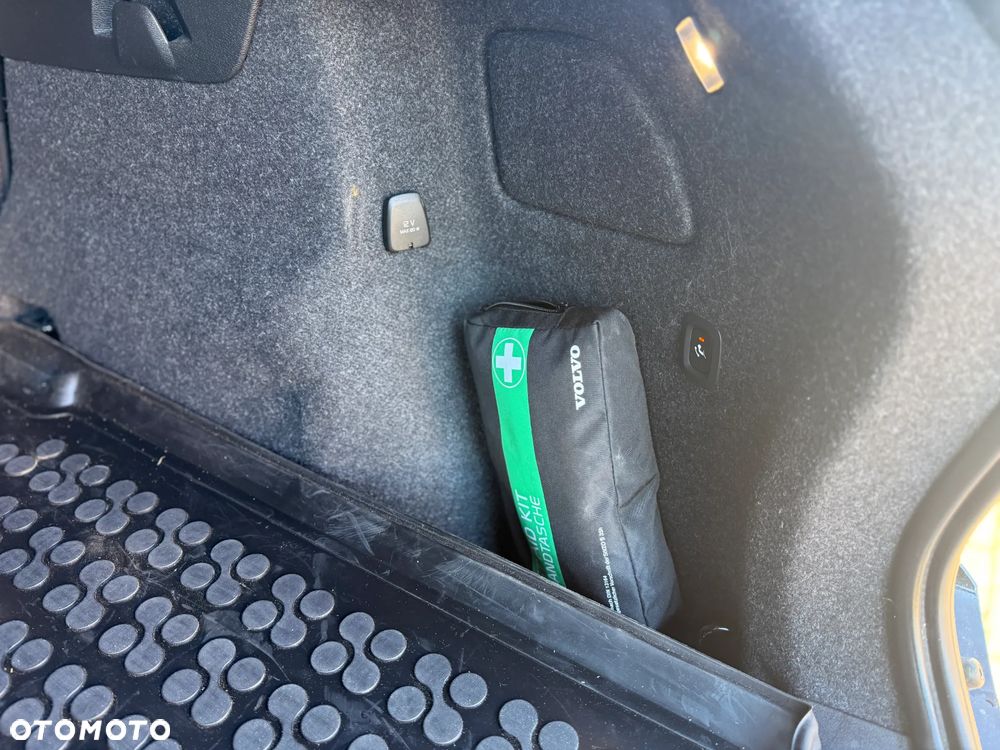 Volvo XC 40 B4 B R-Design - 21