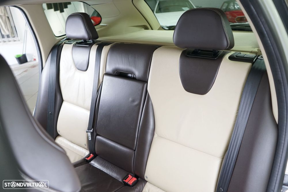 Volvo XC 60 2.0 D3 Summum Geartronic - 36