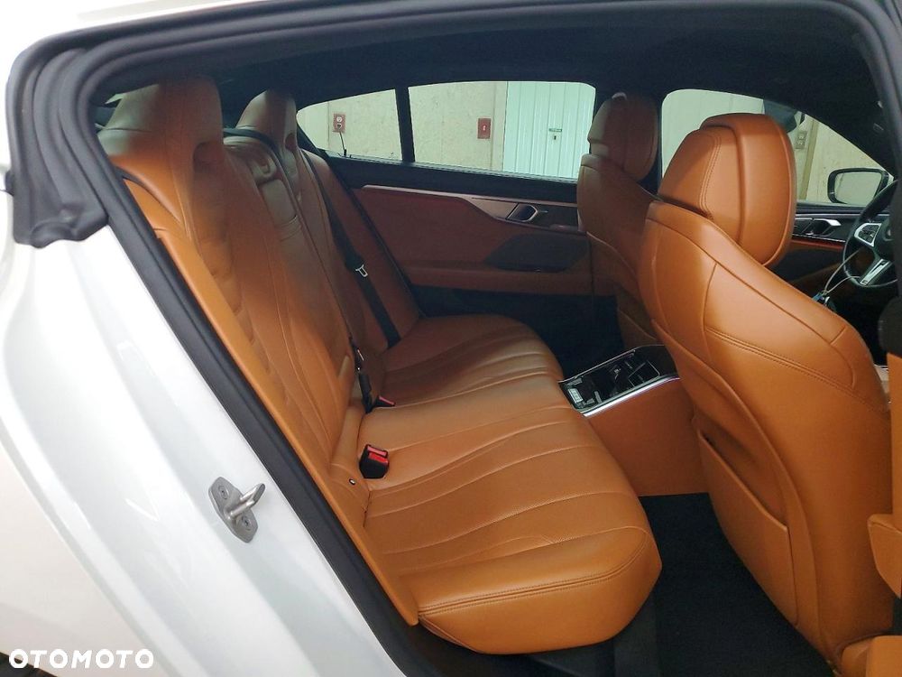 BMW Seria 8 - 8