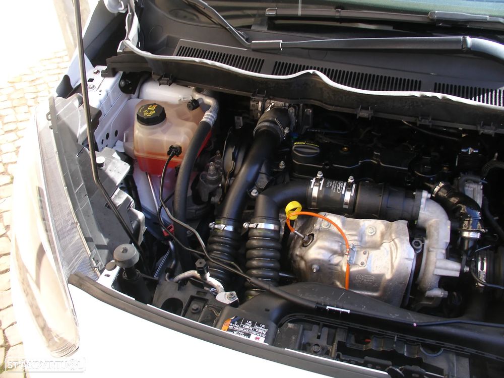 Ford transit courier - 9