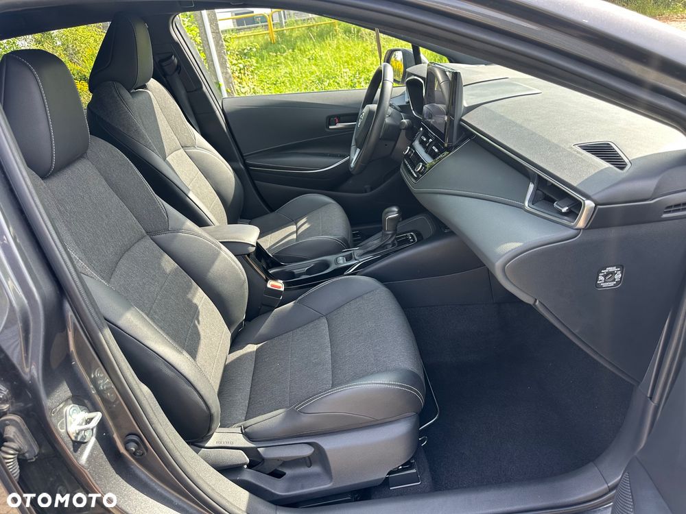 Toyota Corolla 1.8 Business Edition - 17